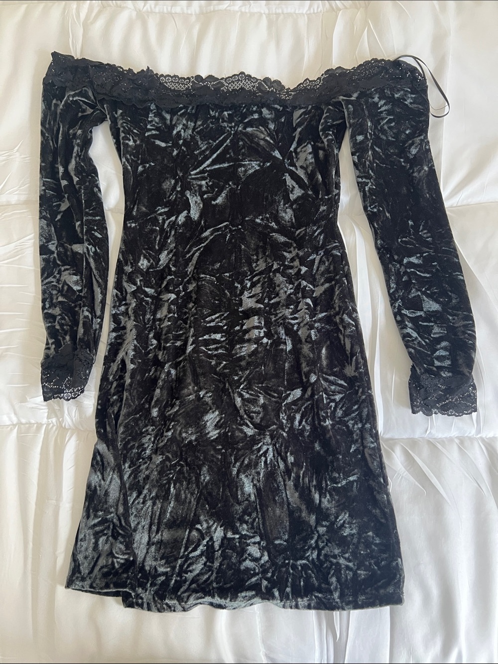 Urban Outfitters Black Off-Shoulder Velvet Lace-Trim Dress